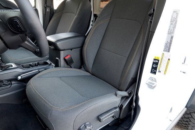 Used 2025 Jeep Wrangler Unlimited Sport AWD/4WD image 13