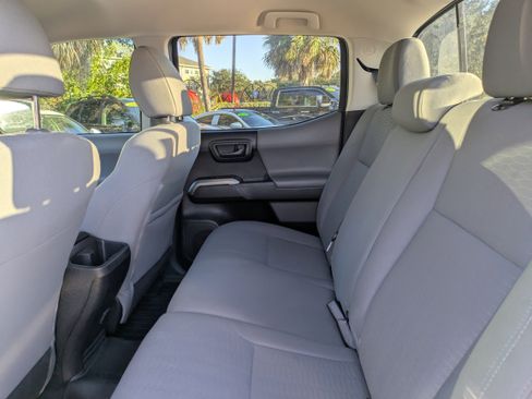 Used 2019 Toyota Tacoma SR5 image 14
