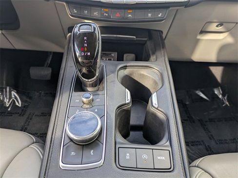 Used 2020 Cadillac XT4 Premium Luxury image 16