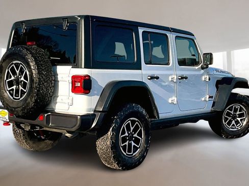 Used 2025 Jeep Wrangler Unlimited Rubicon AWD/4WD image 6