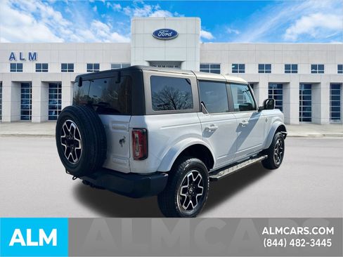 Used 2023 Ford Bronco Outer Banks image 6