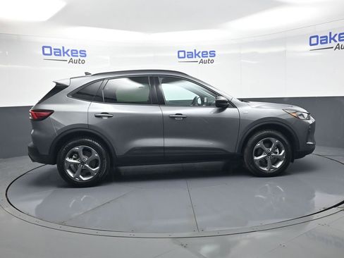 Used 2025 Ford Escape ST-Line AWD/4WD image 9