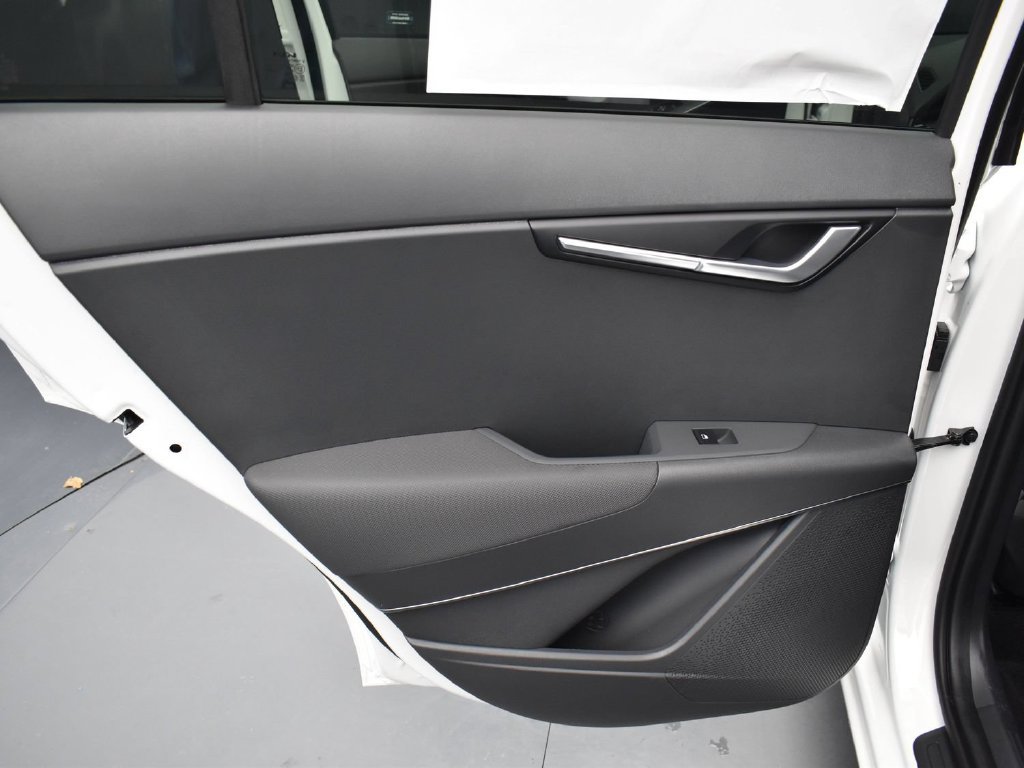 Used 2025 Kia Niro EX FWD image 17