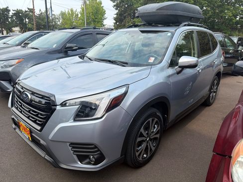 Used 2024 Subaru Forester Limited AWD/4WD image 1