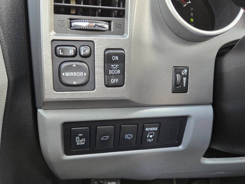 Used 2016 Toyota Sequoia Platinum AWD/4WD image 26