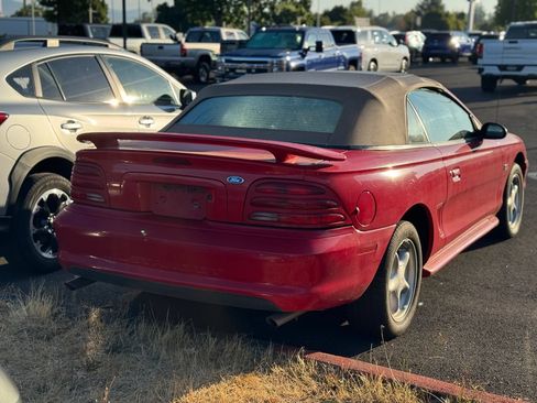 Used 1994 Ford Mustang GT RWD image 2