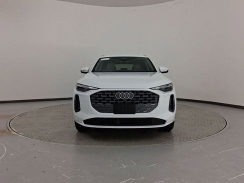 Certified 2025 Audi Q5 Premium w/ Convenience Package image 6