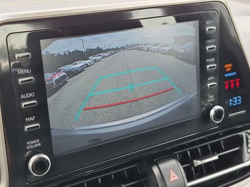 Used 2019 Toyota C-HR XLE FWD image 29