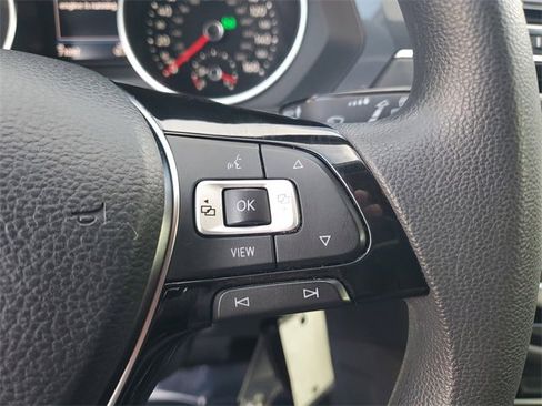Used 2020 Volkswagen Tiguan S image 18