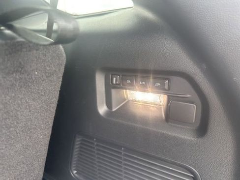 Used 2025 Ford Explorer ST-Line w/ Premium Package image 32