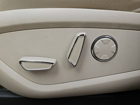 Used 2019 Lincoln MKC Premiere image 21