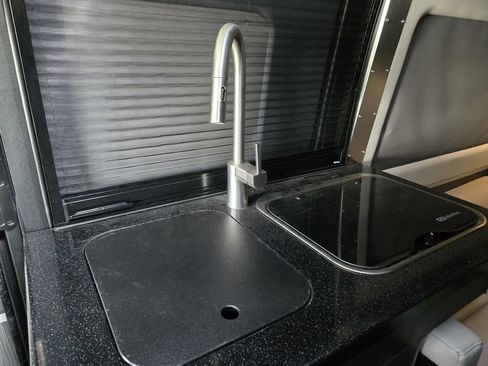 Used 2021 Mercedes-Benz Sprinter 2500 image 15