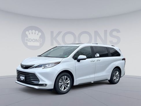 New 2026 Toyota Sienna Limited image 1