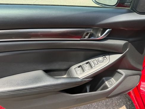 Used 2018 Honda Accord Sport image 15