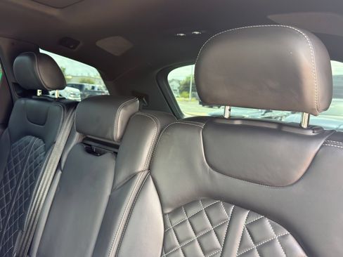 Certified 2024 Audi SQ7 Premium Plus w/ Carbon Package AWD/4WD image 32