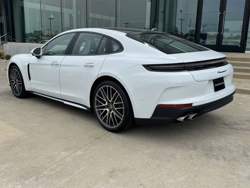 New 2025 Porsche Panamera 4 image 3