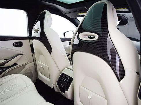 Used 2022 Aston Martin DBX DBX image 45