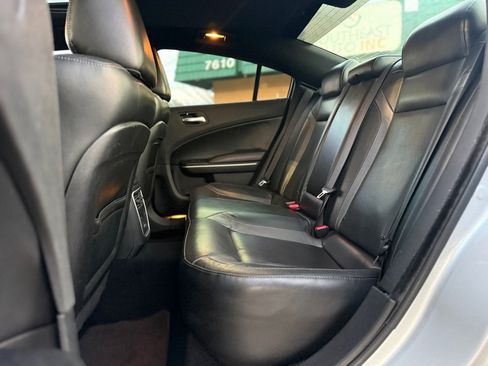 Used 2020 Dodge Charger SXT w/ Leather Interior Group image 11