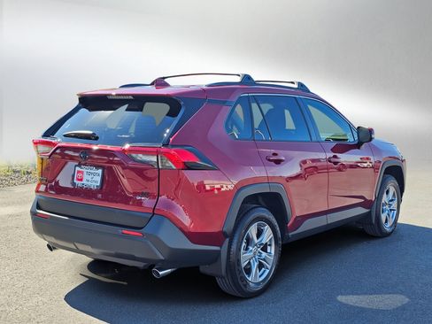 Used 2025 Toyota RAV4 LE AWD/4WD image 5