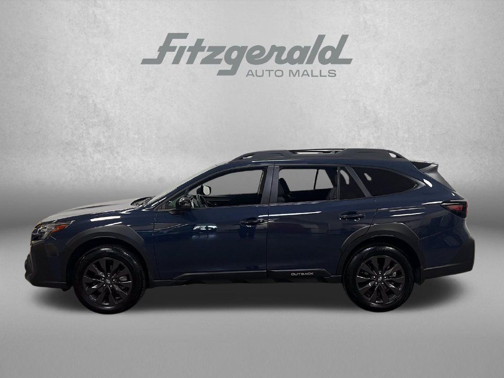 Used 2025 Subaru Outback Onyx Edition w/ Popular Package #2 AWD/4WD image 2