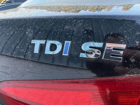Used 2014 Volkswagen Passat TDI SE image 1