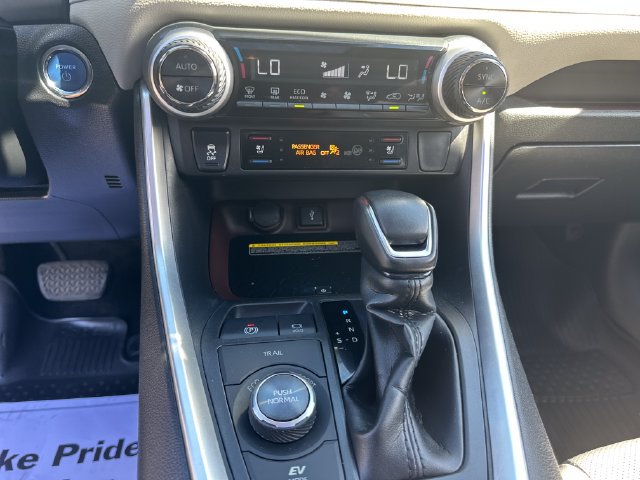 Used 2021 Toyota RAV4 Limited AWD/4WD image 16