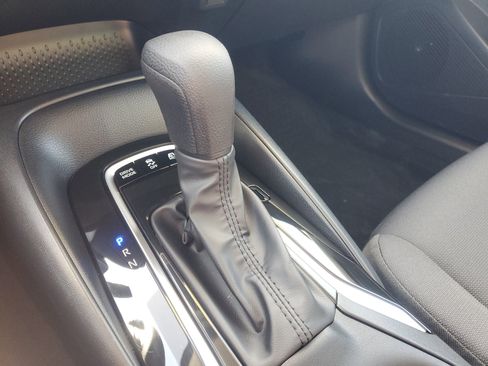 Used 2025 Toyota Corolla LE image 27