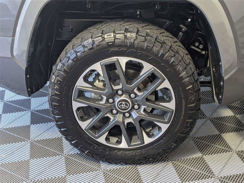Used 2024 Toyota Tundra Limited AWD/4WD image 8
