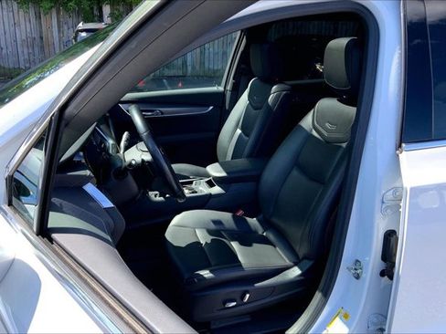 Used 2023 Cadillac XT6 Luxury AWD/4WD image 25
