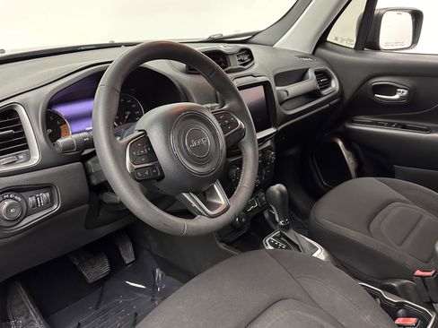 Used 2022 Jeep Renegade Latitude image 10