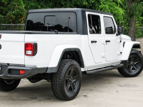 Used 2022 Jeep Gladiator Sport AWD/4WD image 17