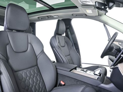 Used 2025 Volvo XC90 B6 Core w/ Climate Package AWD/4WD image 22
