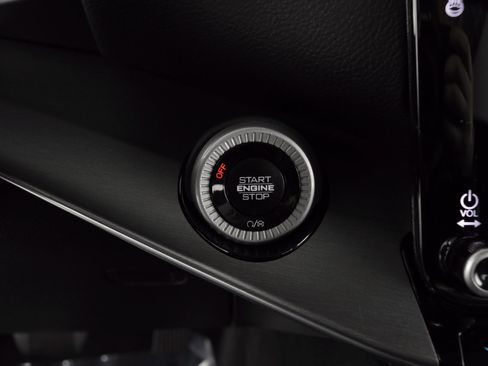 Used 2024 Jeep Wagoneer Series II image 32