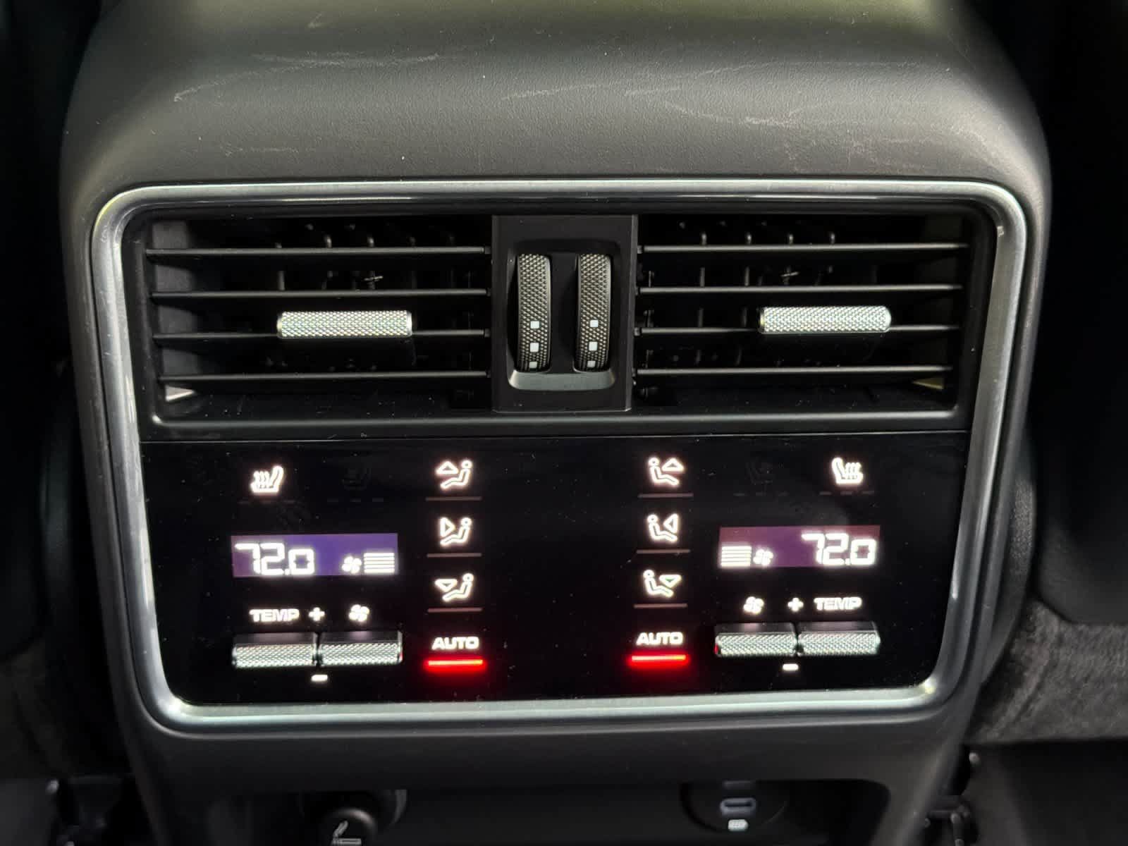 Certified 2023 Porsche Cayenne AWD/4WD image 14
