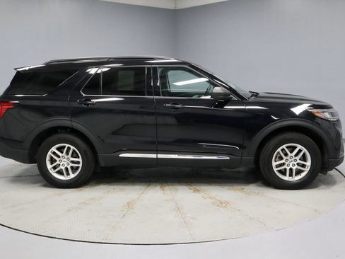 Certified 2025 Ford Explorer Active AWD/4WD image 12