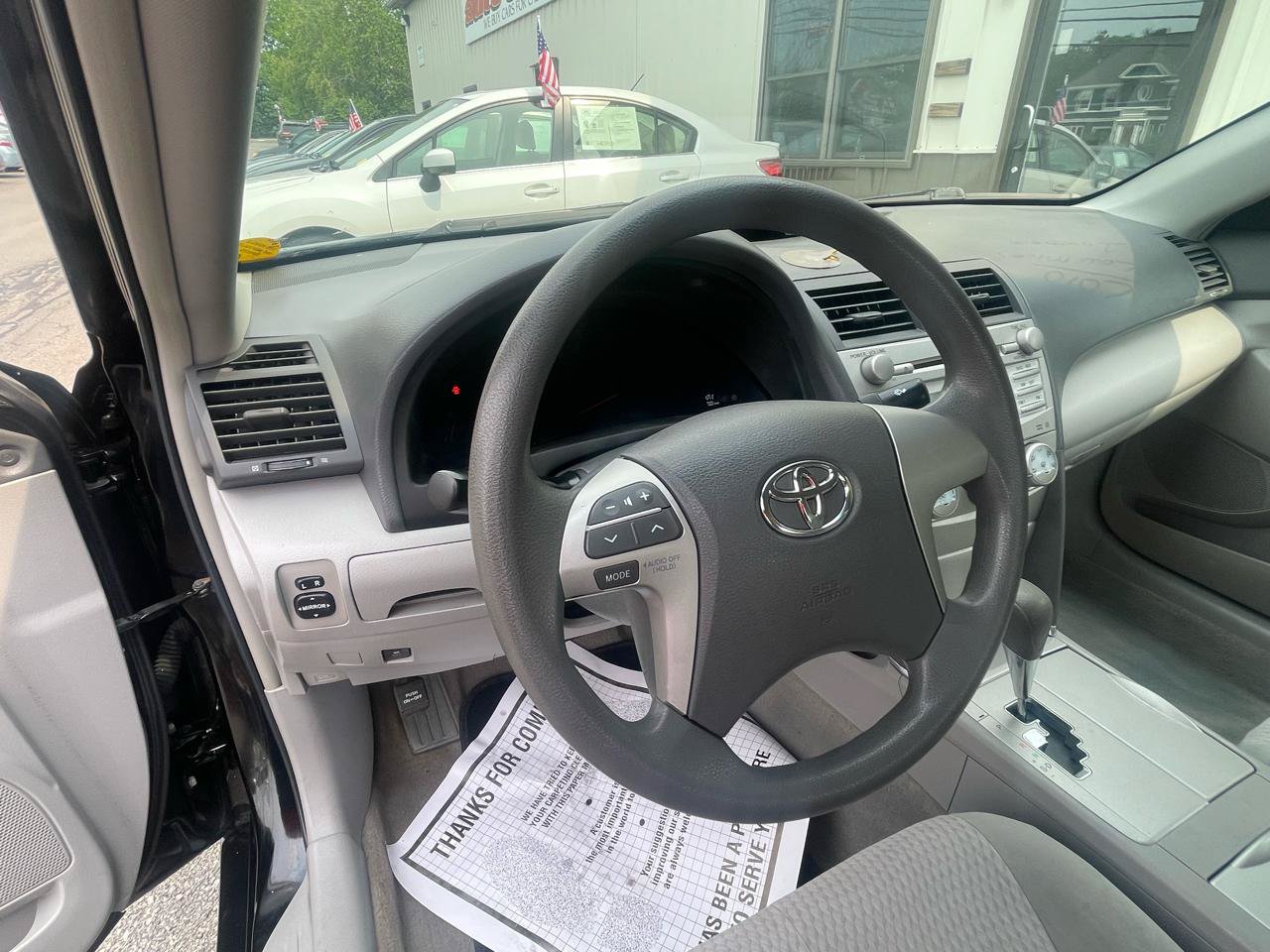 Used 2010 Toyota Camry LE FWD image 12