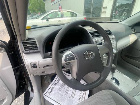 Used 2010 Toyota Camry LE FWD image 12