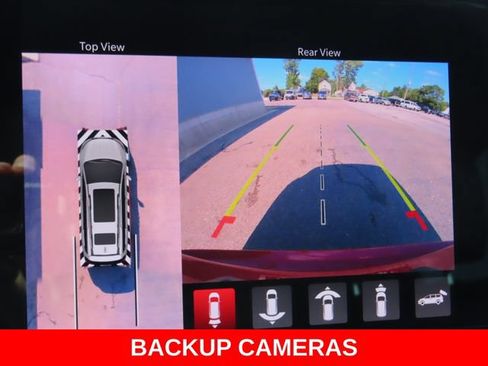 Used 2025 Chrysler Pacifica Select FWD image 6