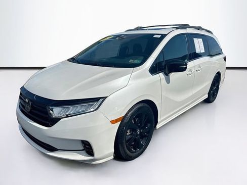 Certified 2023 Honda Odyssey Sport image 3