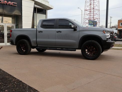Used 2024 Chevrolet Silverado 1500 ZR2 w/ Technology Package image 8