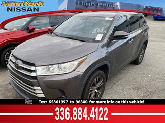 Used 2019 Toyota Highlander LE image 1