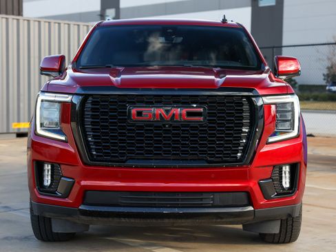 Used 2021 GMC Yukon Denali w/ Denali Premium Package image 22