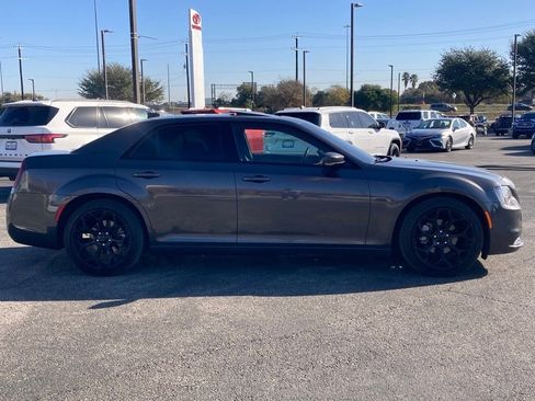 Used 2023 Chrysler 300 S image 4