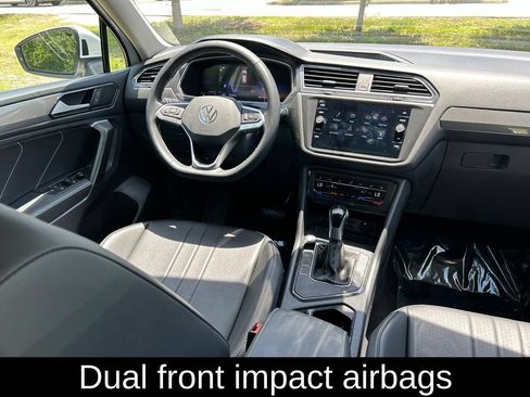 Certified 2023 Volkswagen Tiguan SE FWD image 9