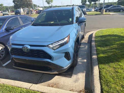 Used 2023 Toyota RAV4 SE w/ Convenience Package AWD/4WD image 2