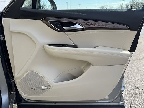 Used 2023 Buick Envision Avenir image 16