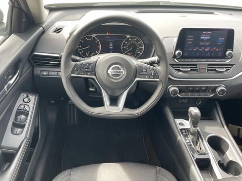 Used 2022 Nissan Altima 2.5 SV image 13