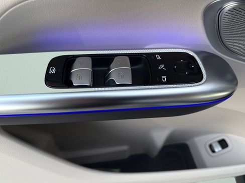 Certified 2026 Mercedes-Benz GLC 300 image 12