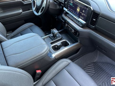 Certified 2024 Chevrolet Silverado 1500 LT Trail Boss w/ Convenience Package II image 19