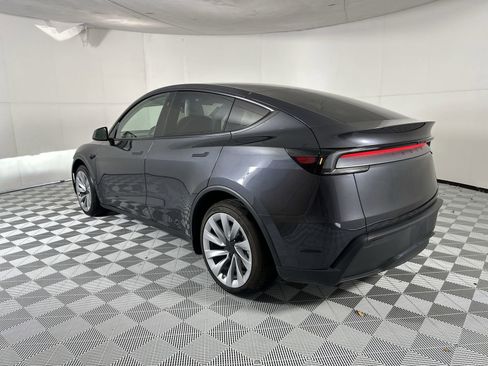 Used 2026 Tesla Model Y 2WD image 6